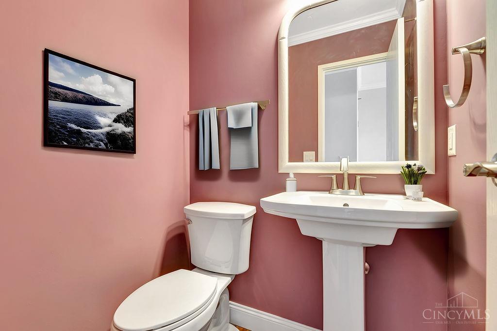 5638 Springdale Road, Unit 8 Cincinnati, OH 45251 - Photo 25 of 46