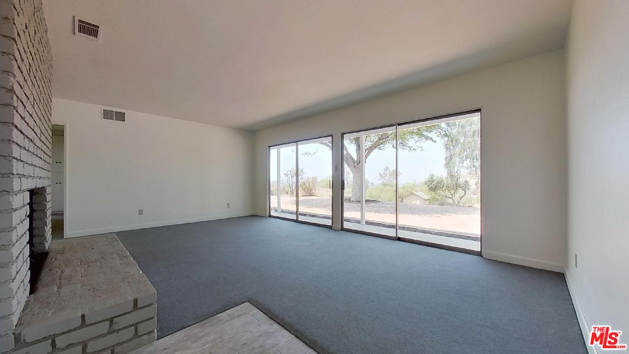 2569 Mt Vernon Avenue Riverside, CA 92507 - Photo 12 of 44 Gallery Image 12