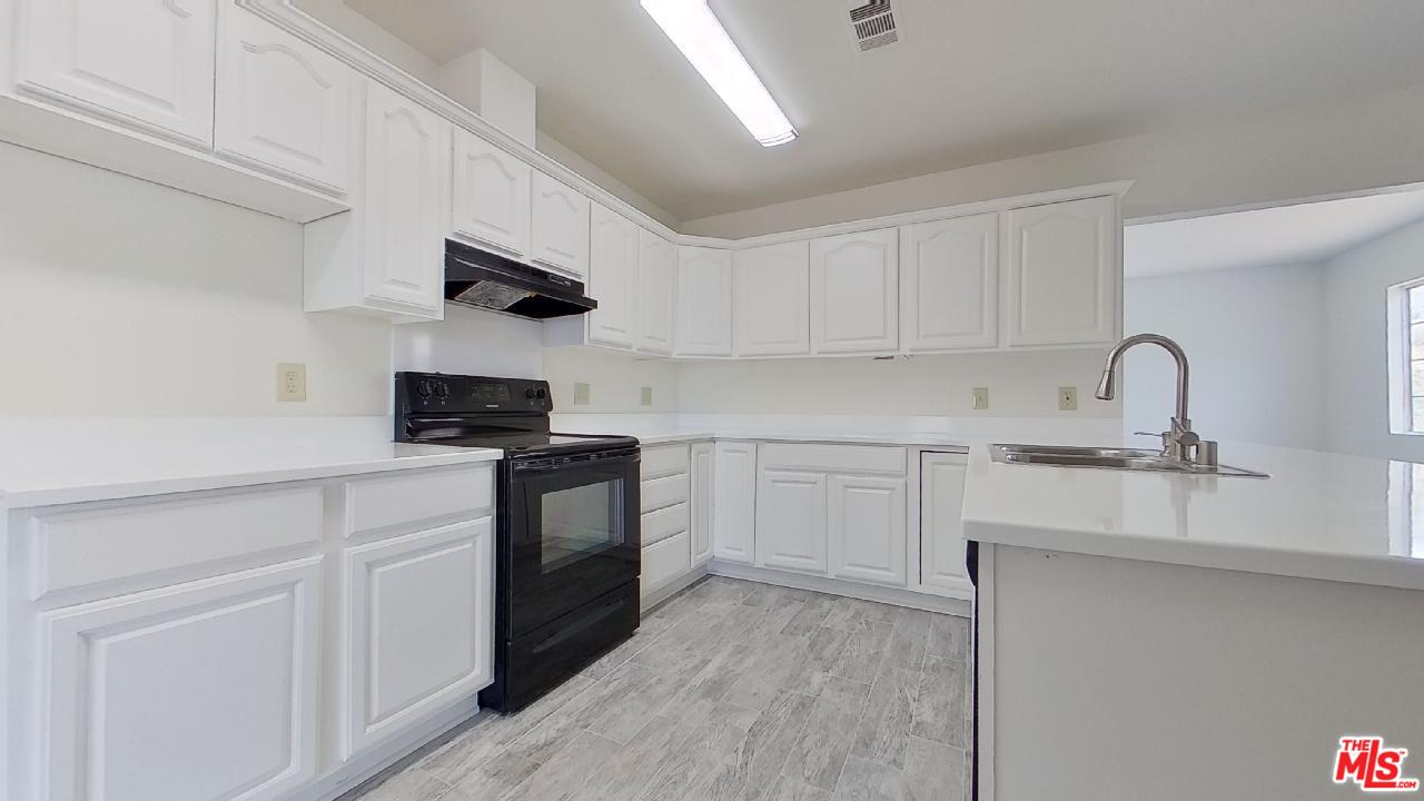 2569 Mt Vernon Avenue Riverside, CA 92507 - Photo 10 of 44 Gallery Image 10