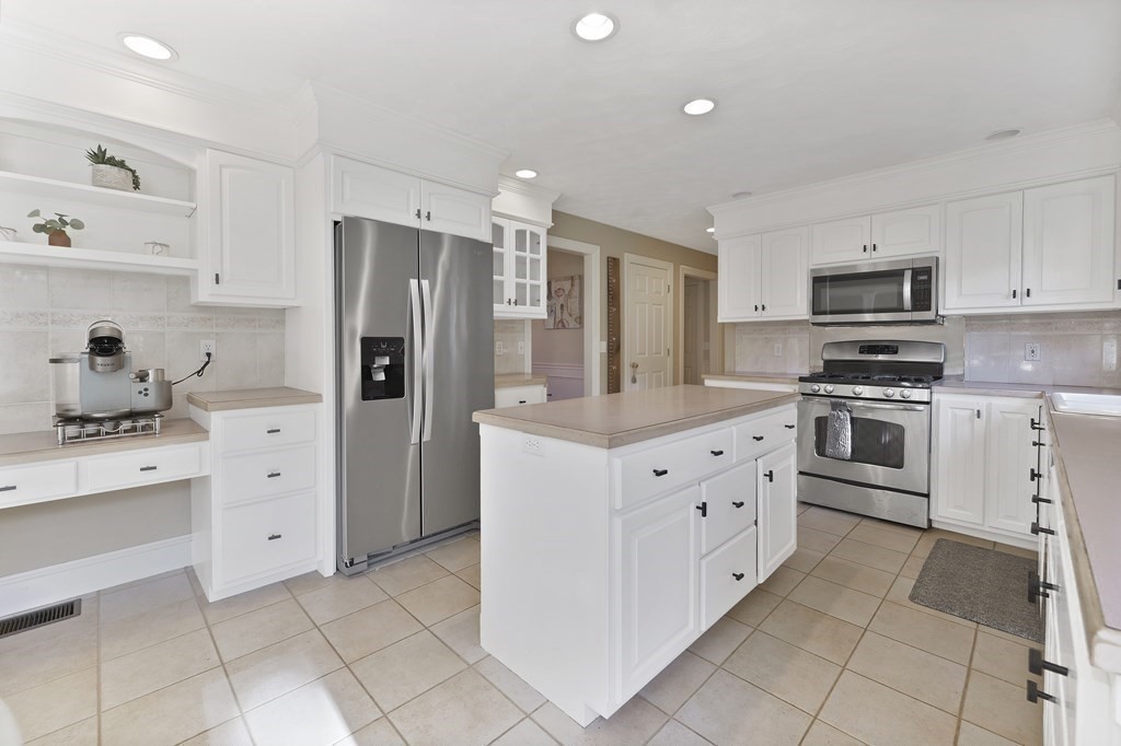 217 Porter Road East Longmeadow, MA 01028 - Photo 11 of 42 Gallery Image 11