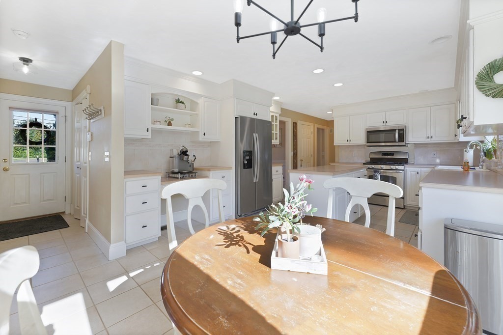 217 Porter Road East Longmeadow, MA 01028 - Photo 14 of 42 Gallery Image 14