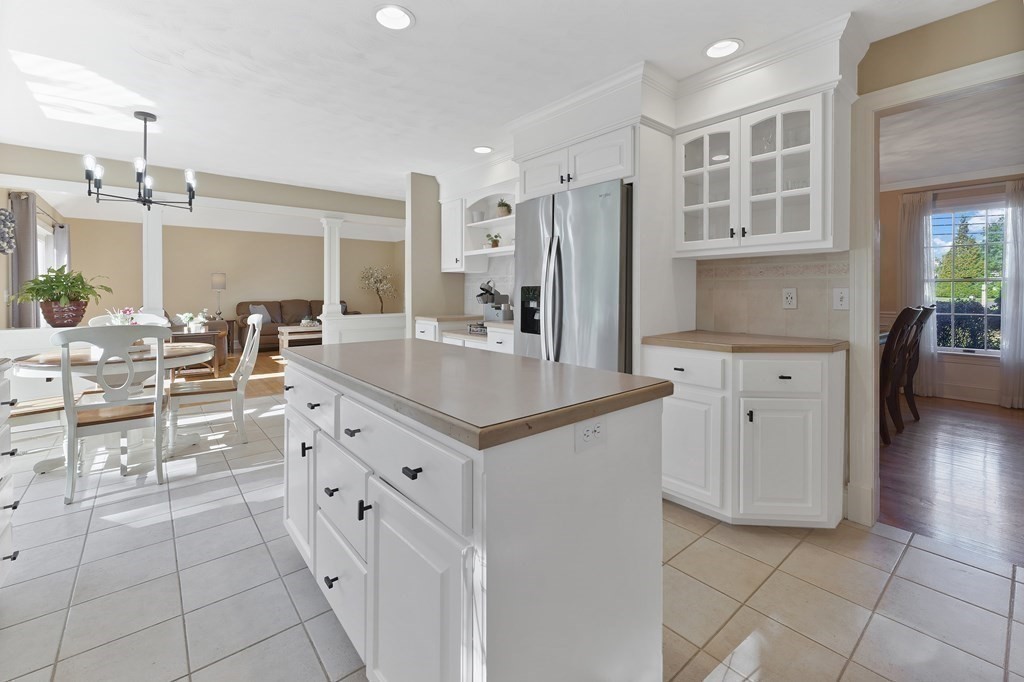 217 Porter Road East Longmeadow, MA 01028 - Photo 8 of 42 Gallery Image 8