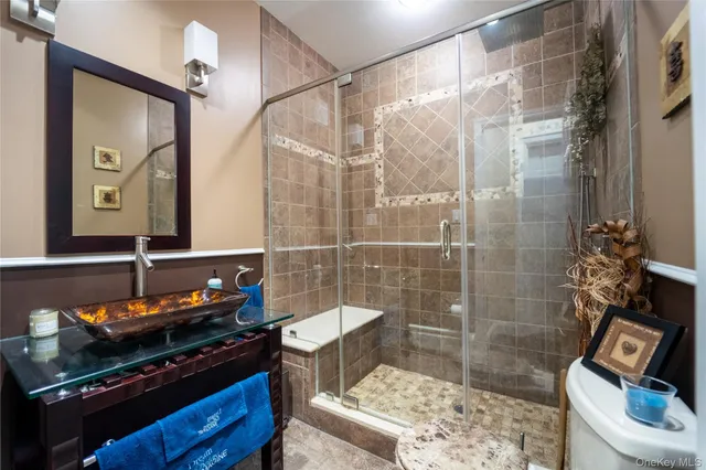 a view of a back yard of the house