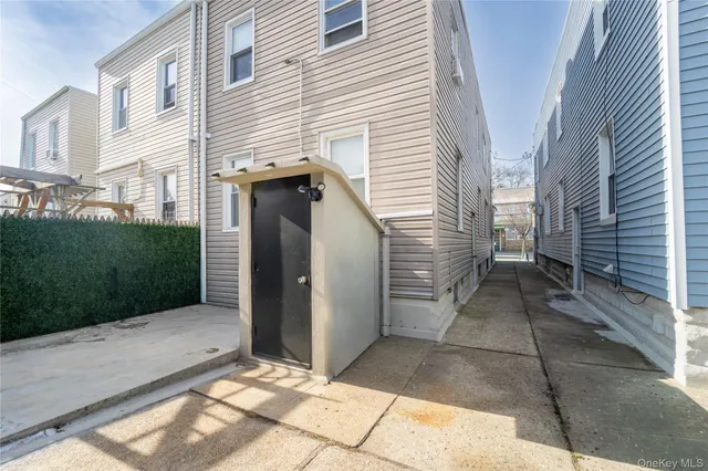 $1,225,888 | 75-05 60th Place | Glendale