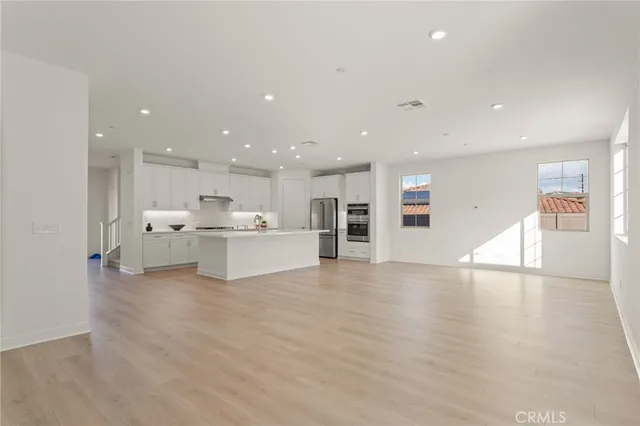 $1,439,990 | 2004 Saguaro Glen, Escondido, CA 92025