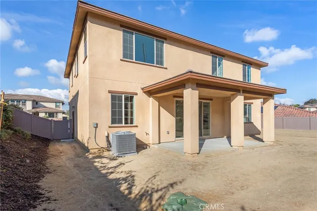 $1,439,990 | 2004 Saguaro Glen, Escondido, CA 92025