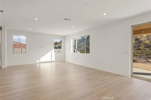 $1,439,990 | 2004 Saguaro Glen, Escondido, CA 92025