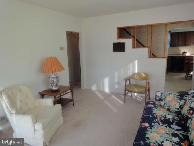 2613 Plainfield Road Baltimore, MD 21222 - Photo 14 of 25 Living Room