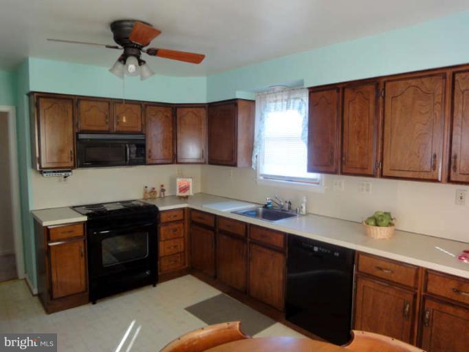 2613 Plainfield Road Baltimore, MD 21222 - Photo 8 of 25 Kitchen