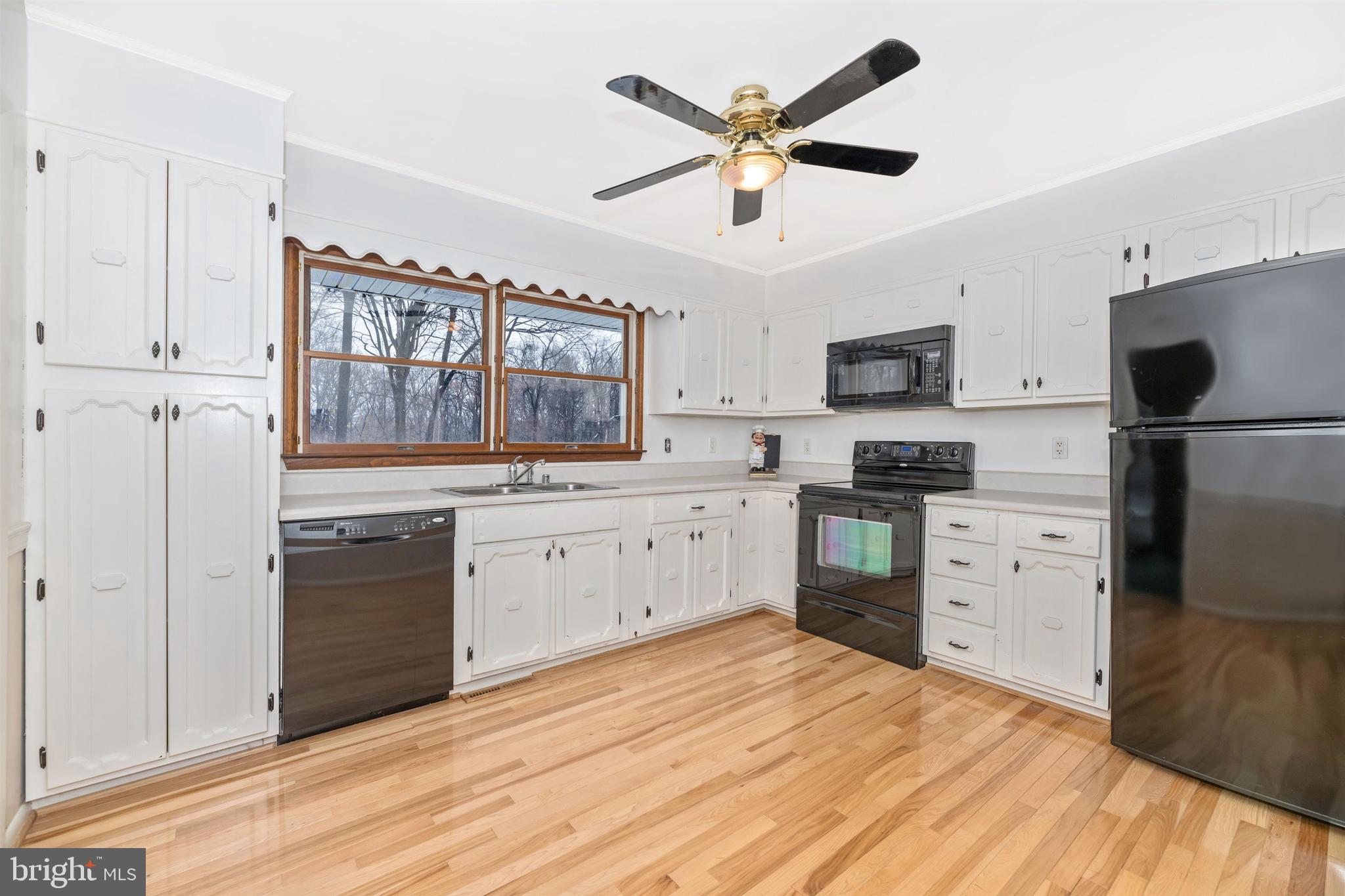 4548 Elmer Derr Road Frederick, MD 21703 - Photo 6 of 30 Kitchen