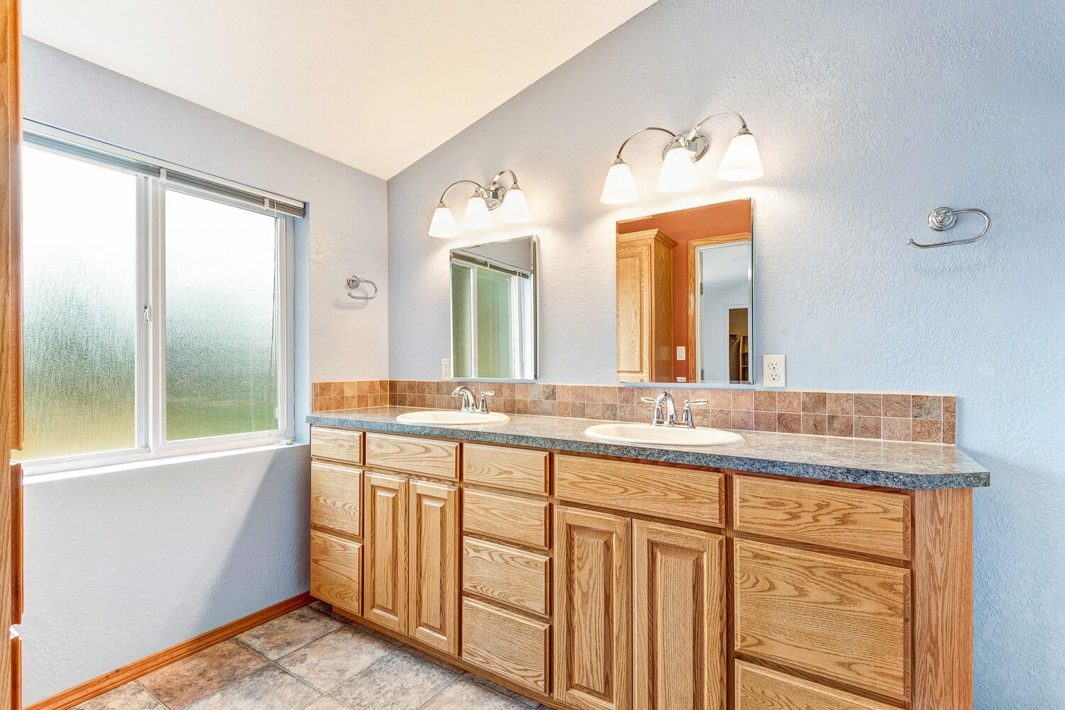 15779 Southwest Steelhead Road Terrebonne, OR 97760 - Photo 17 of 47 15779 Steelhead 16