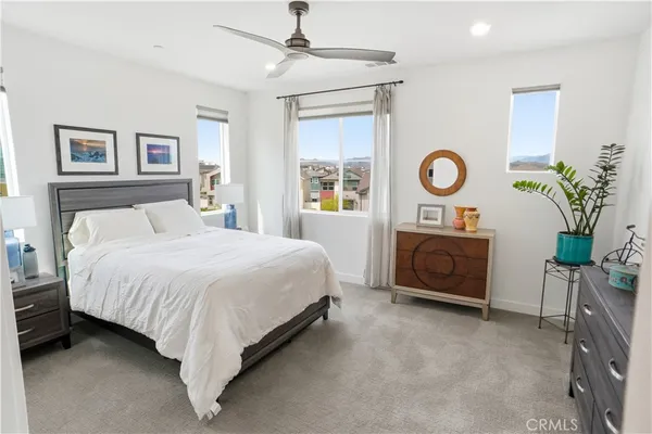 $575,000 | 27465 Chamise Place, Valencia, CA 91381