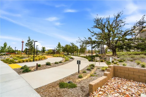 $575,000 | 27465 Chamise Place, Valencia, CA 91381