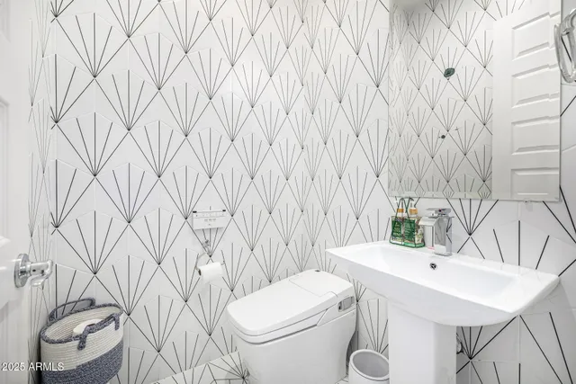 $2,500,000 | 2087 East Aris Drive, Gilbert, AZ 85298