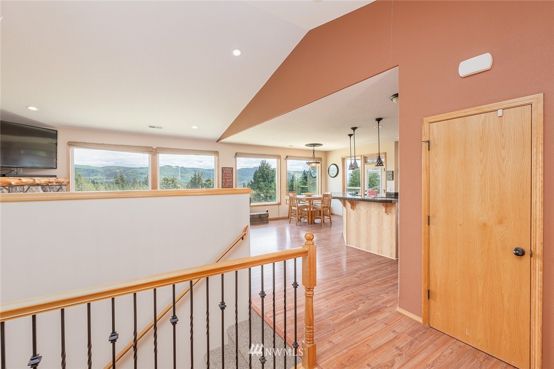 880 Sandy Bend Road Castle Rock, WA 98611 - Photo 12 of 37 Gallery Image 12