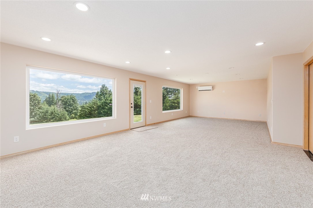 880 Sandy Bend Road Castle Rock, WA 98611 - Photo 13 of 37 Gallery Image 13