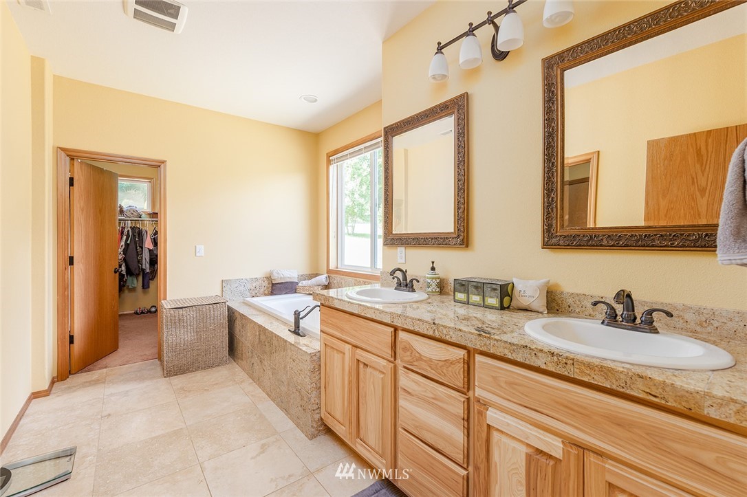 880 Sandy Bend Road Castle Rock, WA 98611 - Photo 17 of 37 Gallery Image 17
