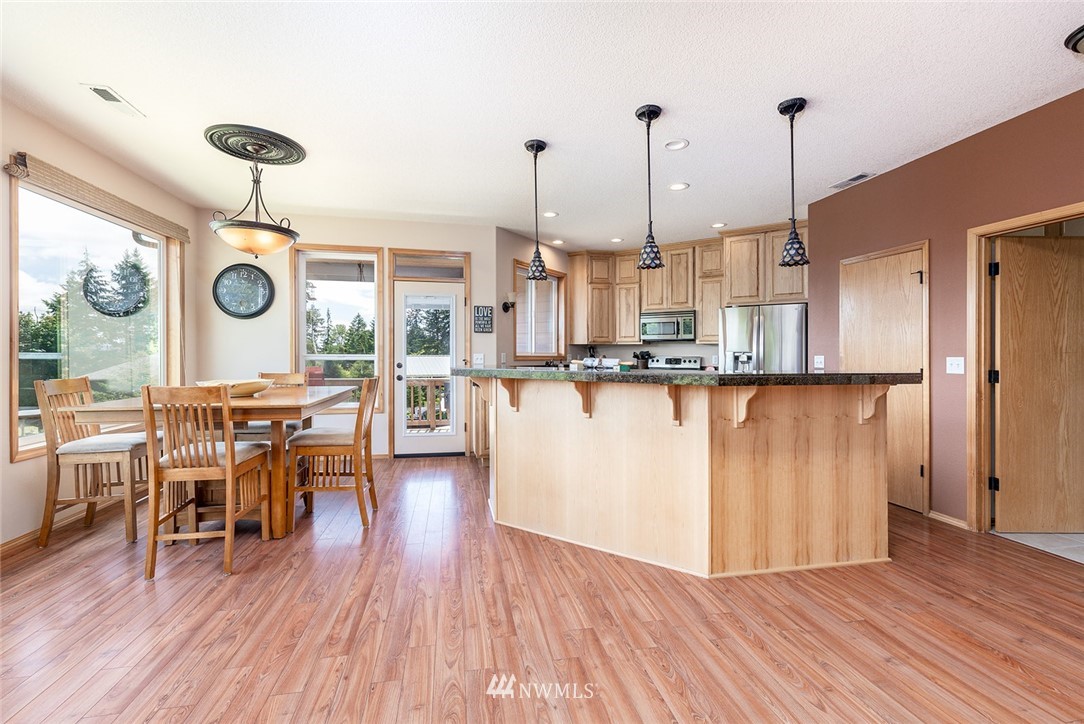 880 Sandy Bend Road Castle Rock, WA 98611 - Photo 9 of 37 Gallery Image 9