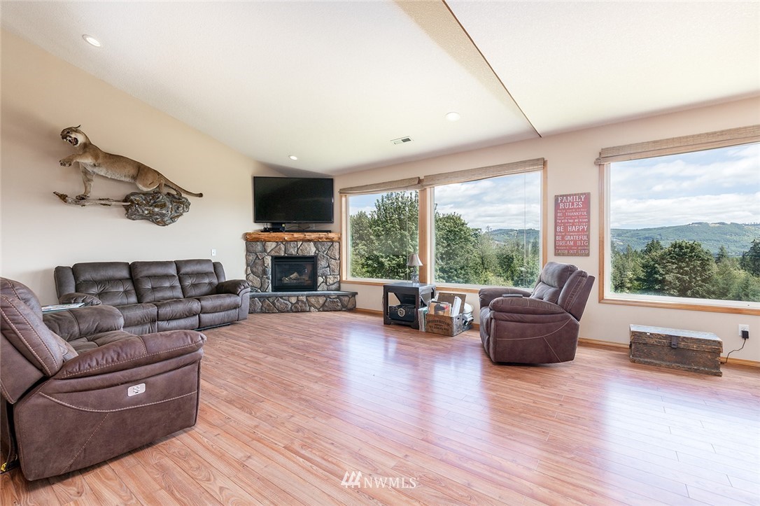 880 Sandy Bend Road Castle Rock, WA 98611 - Photo 10 of 37 Gallery Image 10