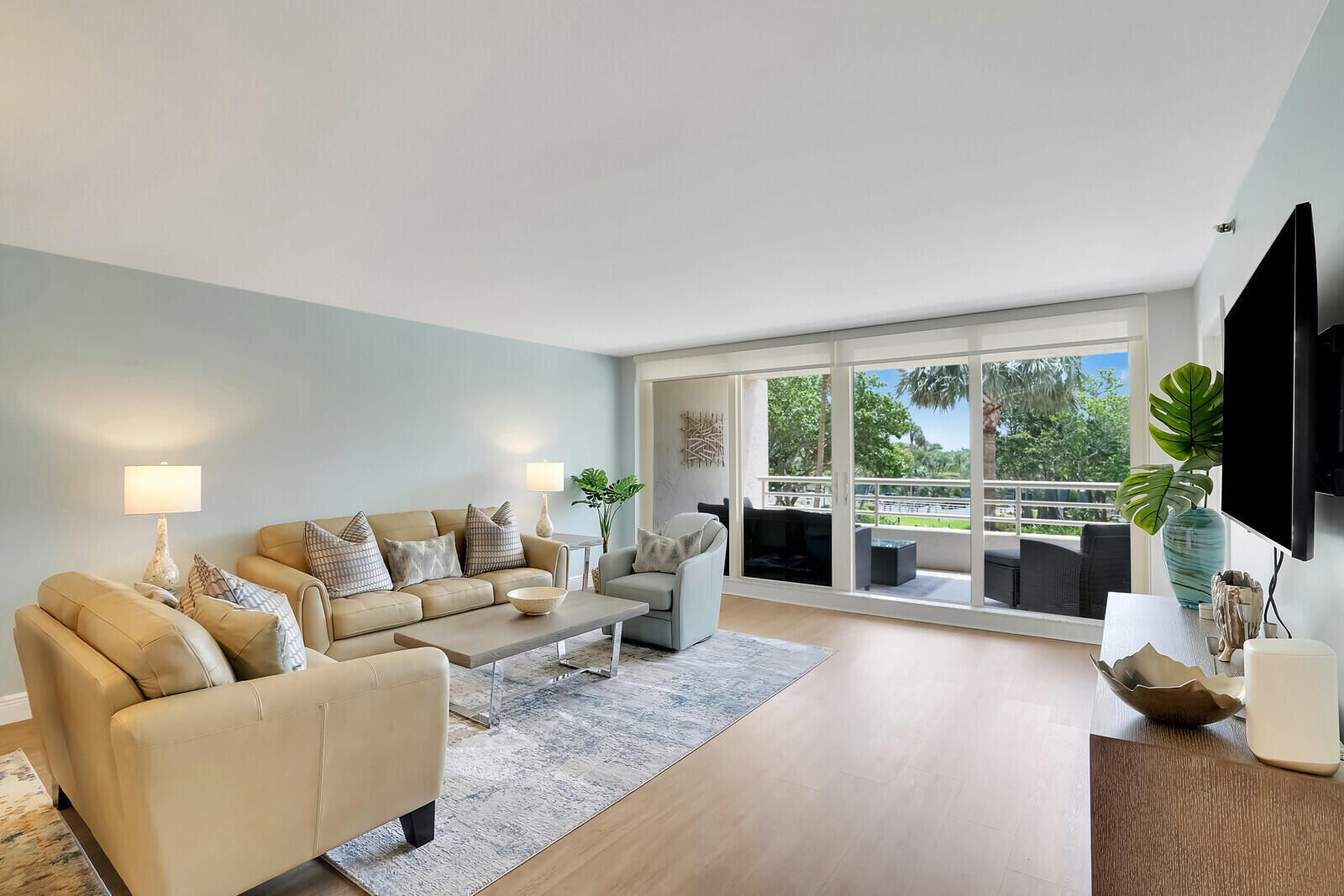 4101 North Ocean Boulevard, Unit D207 Boca Raton, FL 33431 - Photo 19 of 38 Living Room