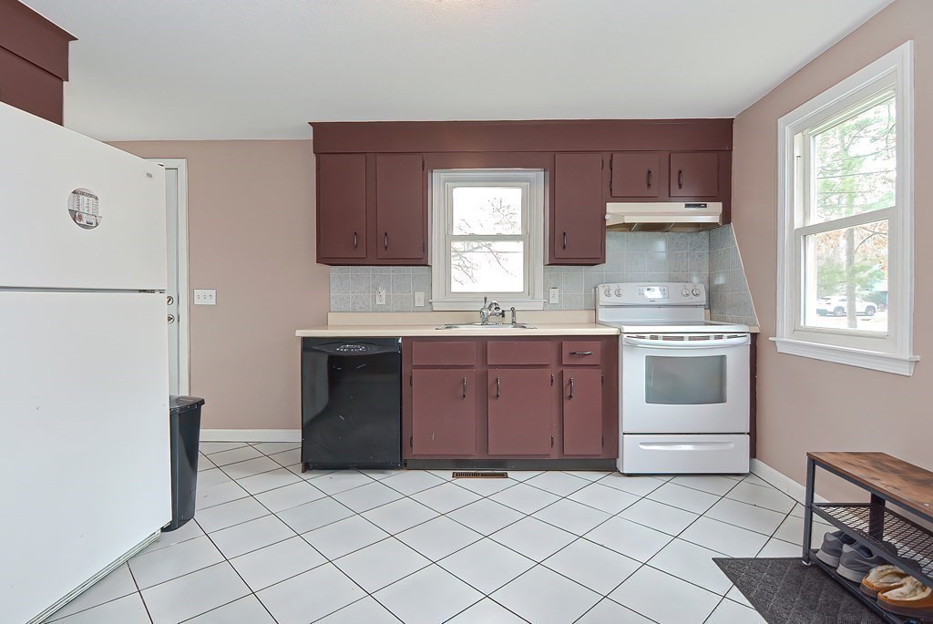 4 Rumford Road Norton, MA 02766 - Photo 10 of 33 Gallery Image 10