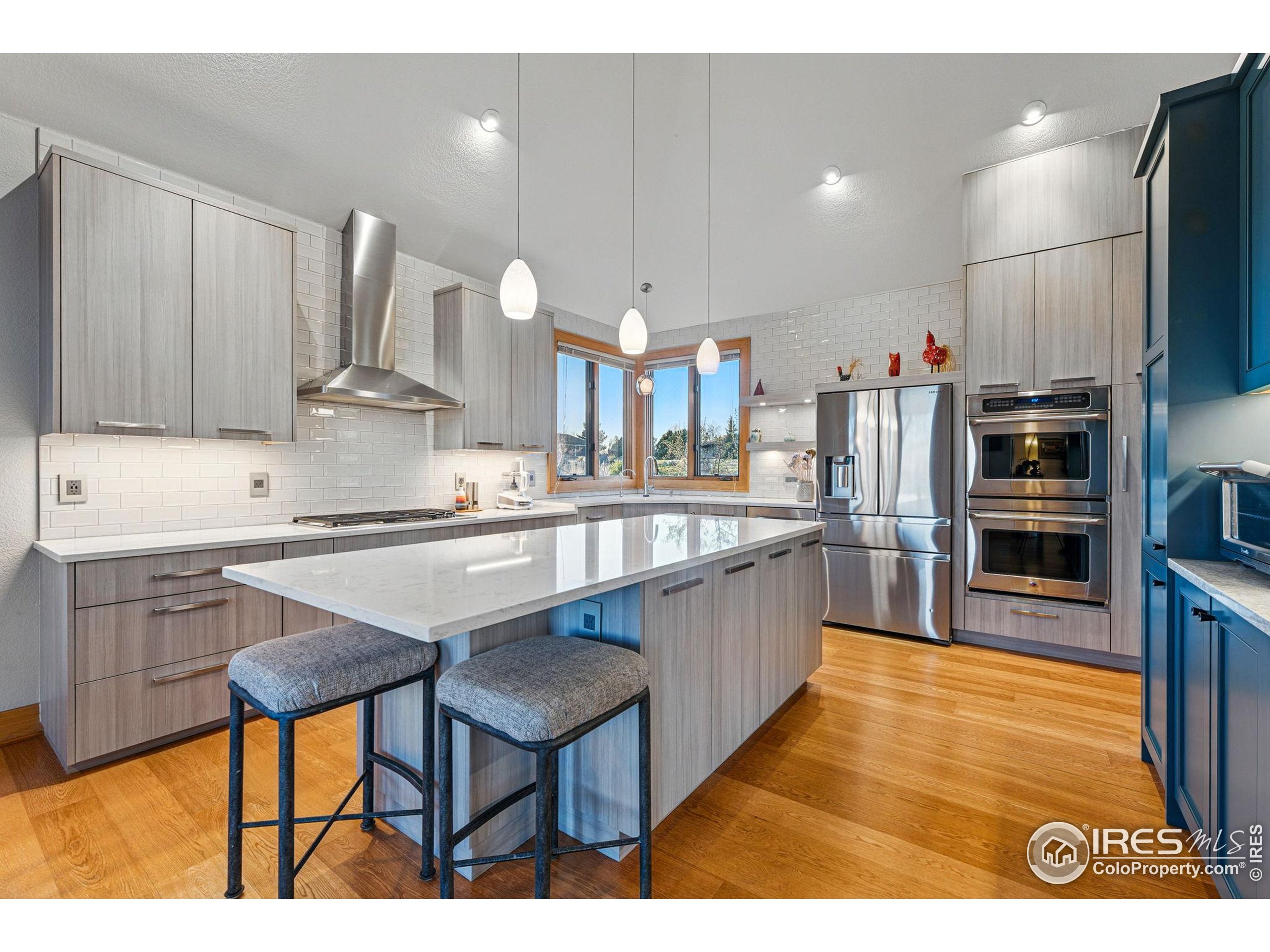 8858 Prairie Knoll Drive Longmont, CO 80503 - Photo 2 of 43