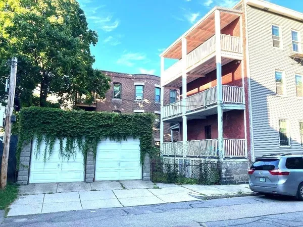 $3,200 | 17 Carmel Street, Unit 1, Boston, MA 02120