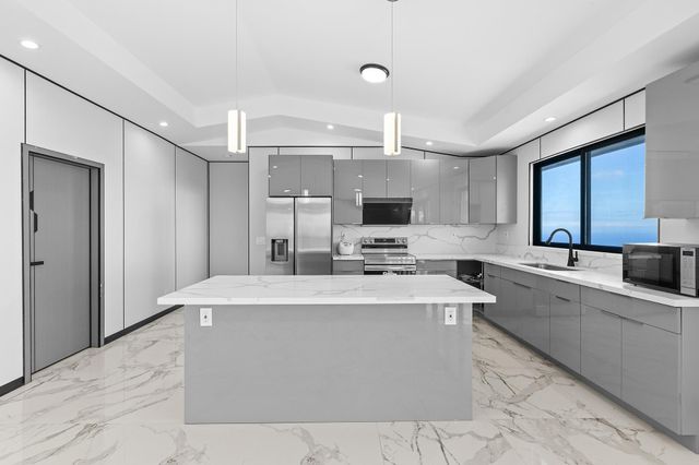 $3,599,000 | 73-4289 Iliili Street, Kailua-Kona, HI 96740