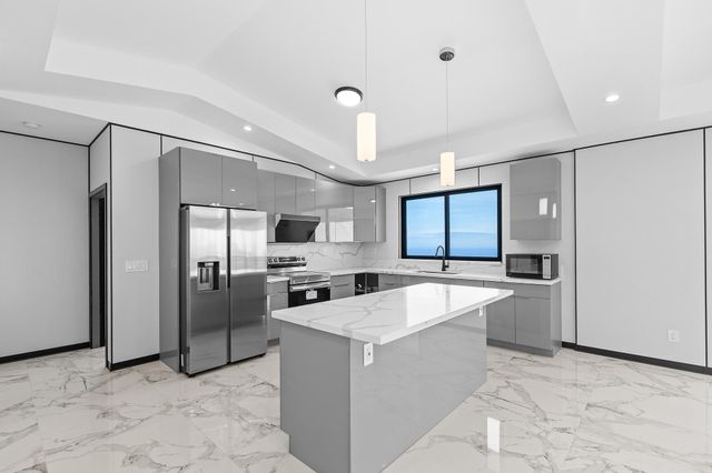 $3,599,000 | 73-4289 Iliili Street, Kailua-Kona, HI 96740