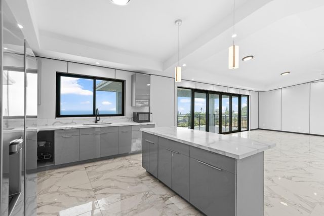 $3,599,000 | 73-4289 Iliili Street, Kailua-Kona, HI 96740