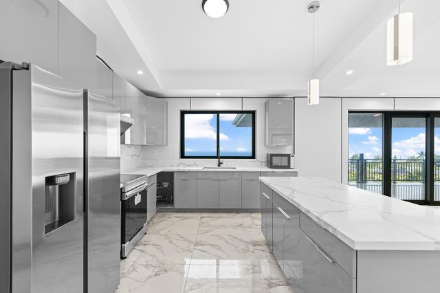 $3,599,000 | 73-4289 Iliili Street, Kailua-Kona, HI 96740