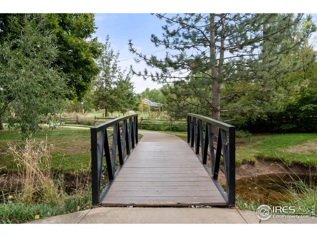 a sign that is on the side of a building