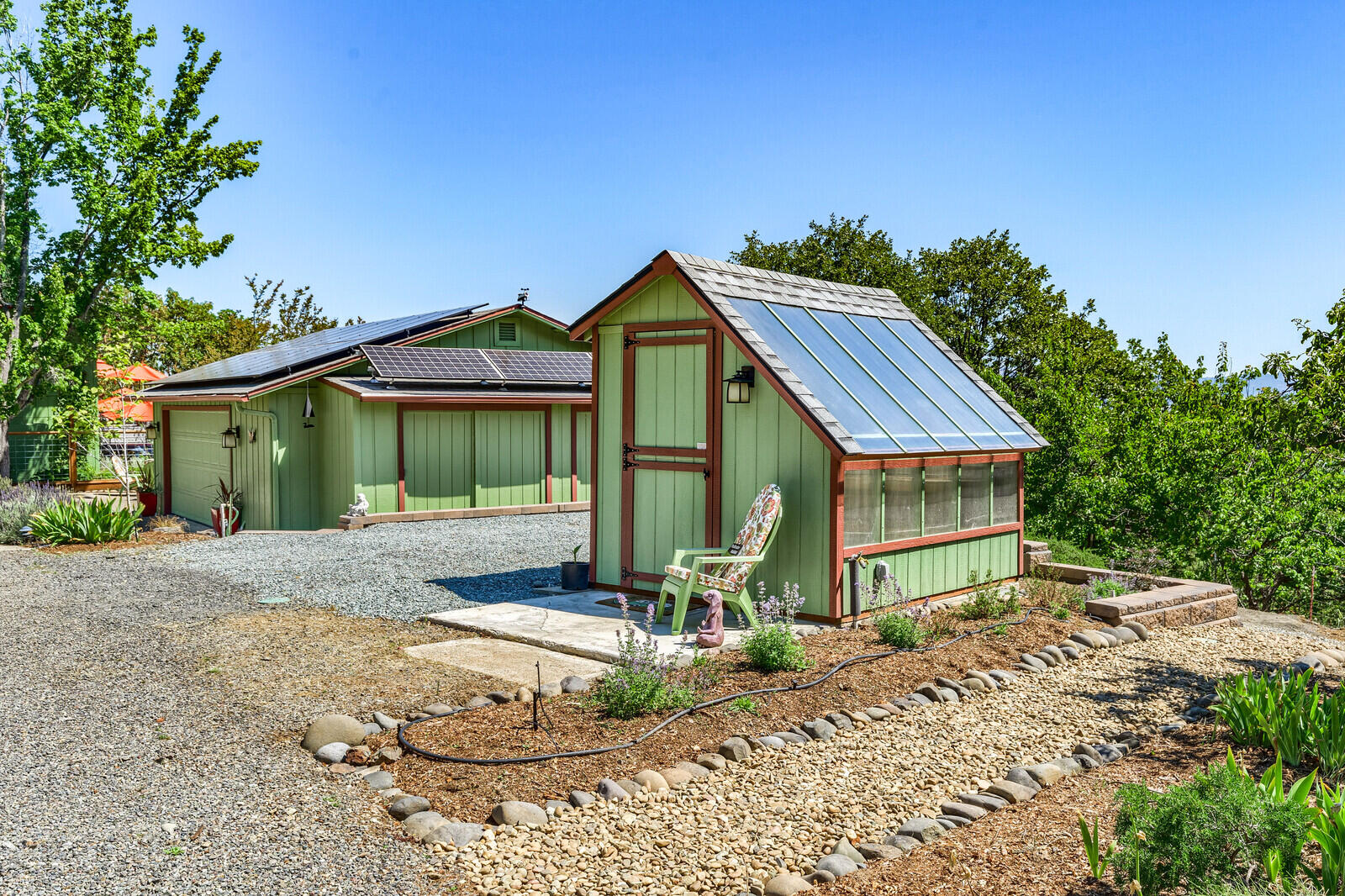 5196 Pioneer Road Medford, OR 97501 - Photo 39 of 94 New garden -greenhouse.