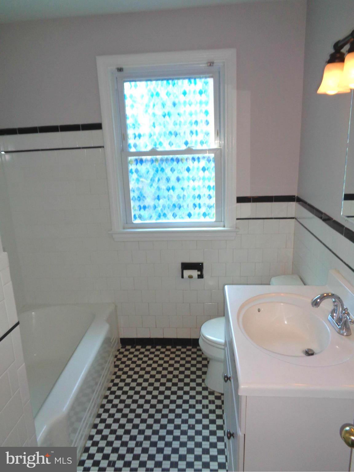 417 Brook Road Baltimore, MD 21286 - Photo 12 of 28 Bath