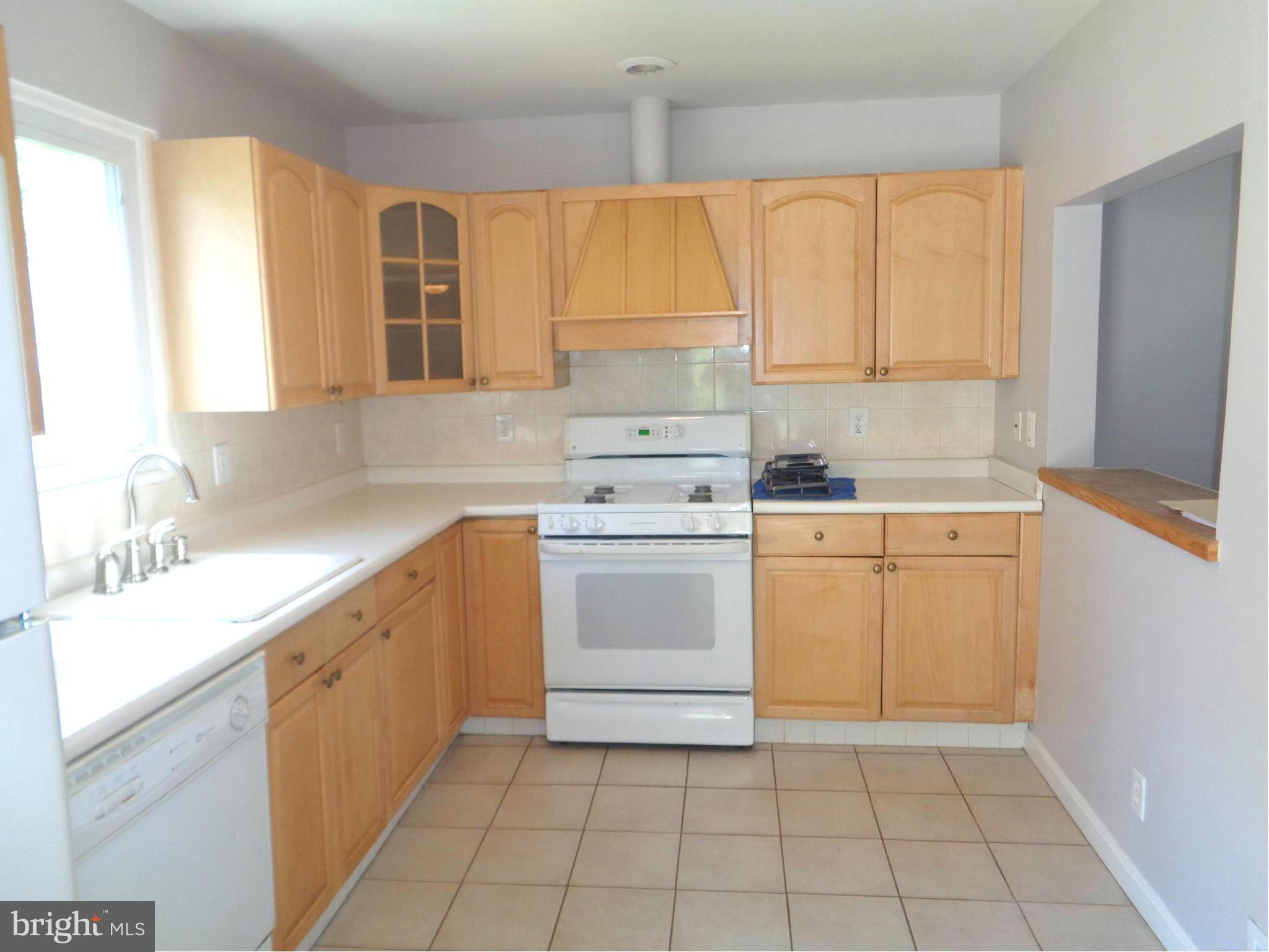 417 Brook Road Baltimore, MD 21286 - Photo 8 of 28 Kitchen