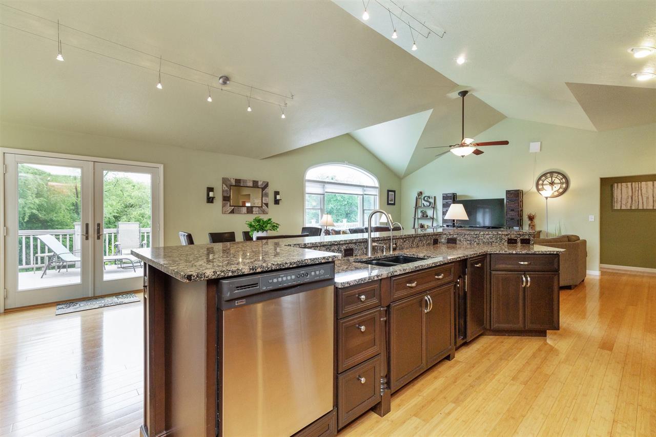 102 Arrowhead Ridge Denver, IA 50622 - Photo 4 of 20 Gallery Image 4