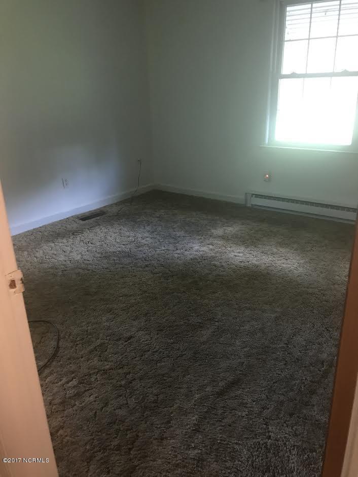 1445 Patterson Road Kinston, NC 28504 - Photo 6 of 19 patterson 3