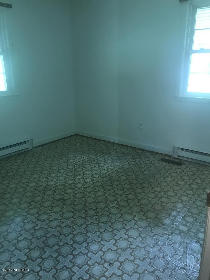 1445 Patterson Road Kinston, NC 28504 - Photo 7 of 19 patterson 4
