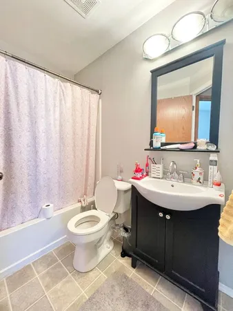 $2,300 | 2565 Dickens Court, Aurora, IL 60503