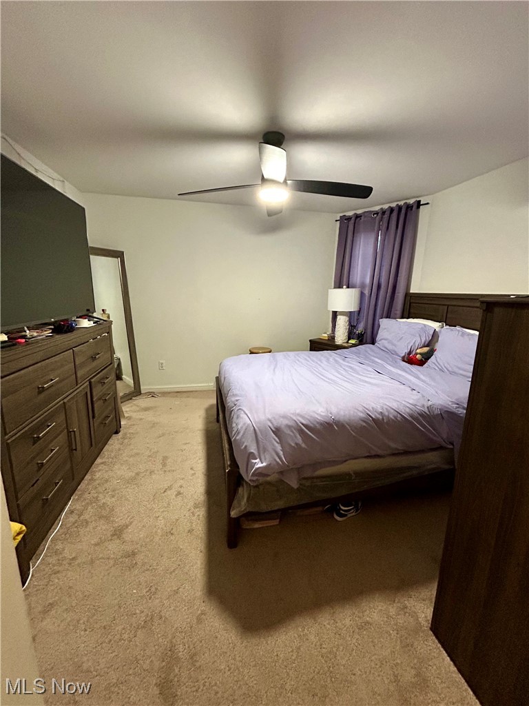 4450 State Road Cleveland, OH 44109 - Photo 10 of 15 Master suite with ceiling fan