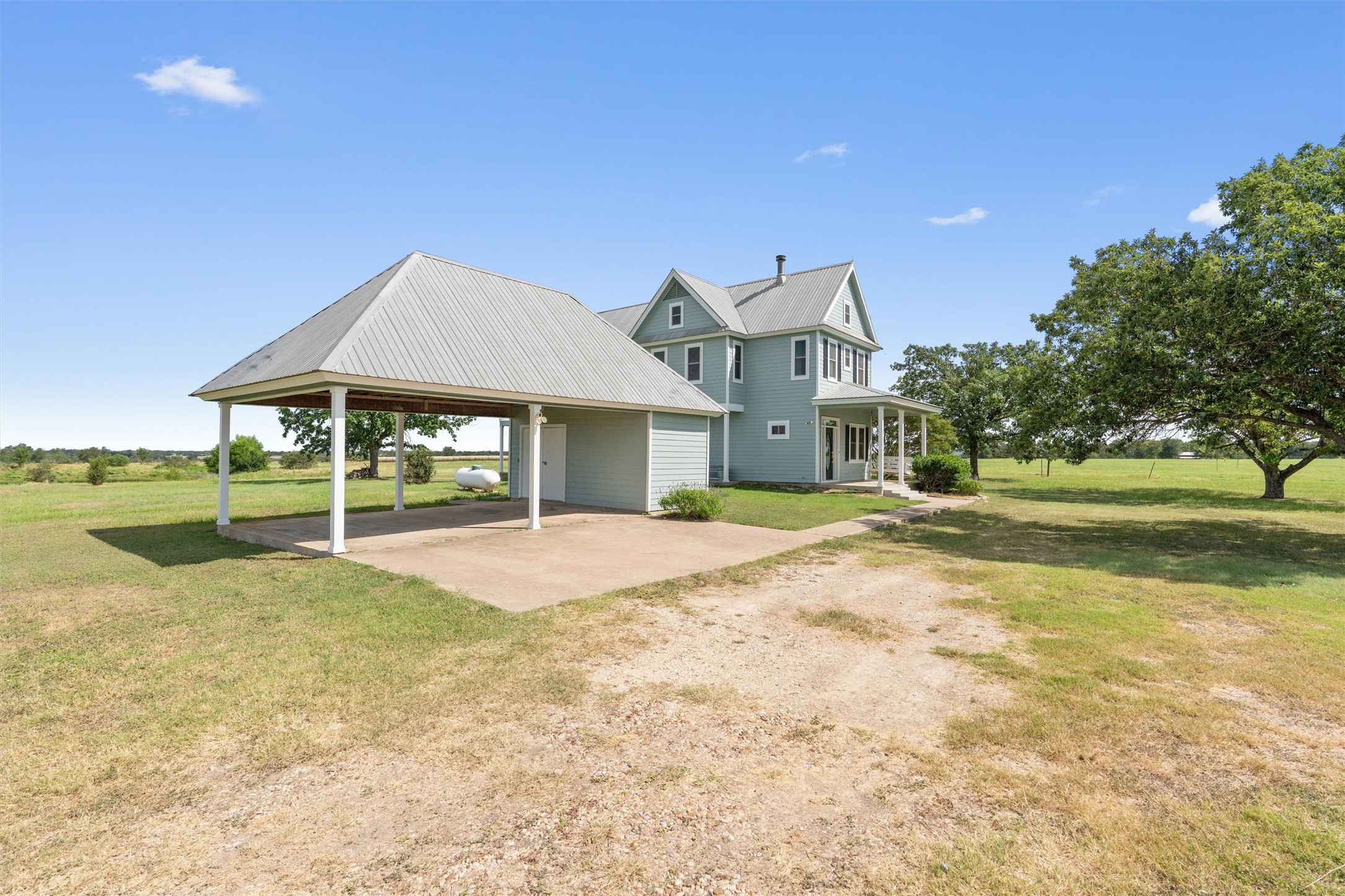 768 Upper Elgin River Road Elgin, TX 78621 - Photo 33 of 40 Front view of the home.