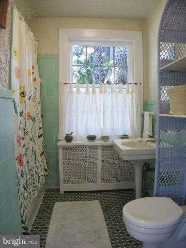 404 Marlow Road Baltimore, MD 21218 - Photo 21 of 30 Master Bath