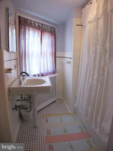 404 Marlow Road Baltimore, MD 21218 - Photo 26 of 30 Bath #2