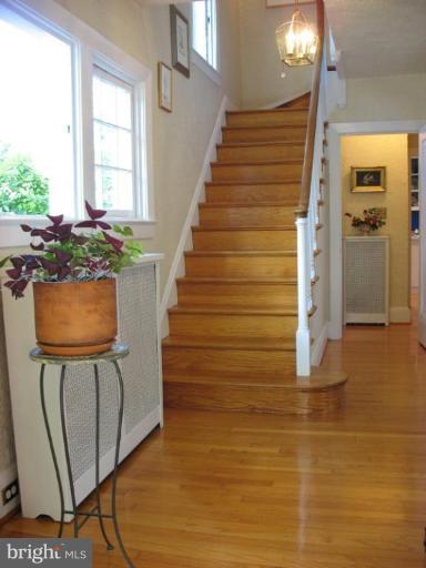 404 Marlow Road Baltimore, MD 21218 - Photo 8 of 30 Hallway