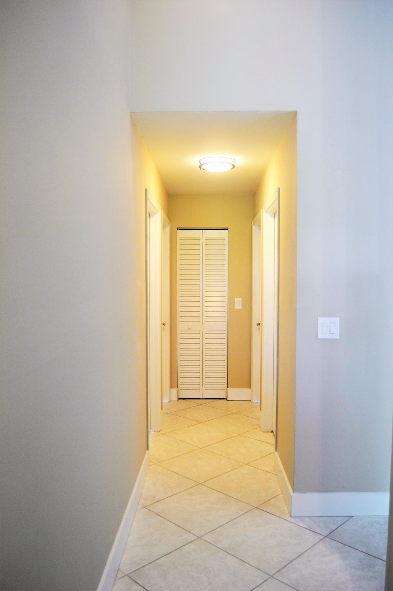 9540 El Clair Ranch Road Boynton Beach, FL 33437 - Photo 10 of 26 a view of a elevator