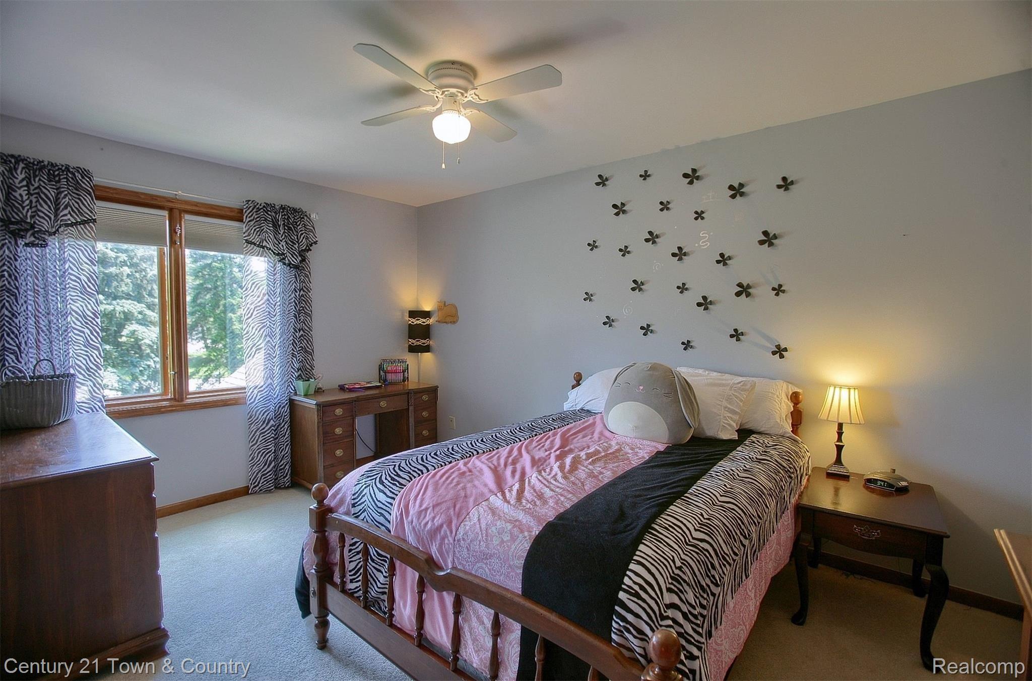 520 Maryknoll Drive Rochester, MI 48309 - Photo 24 of 30 24-2nd Bedroom.jpg