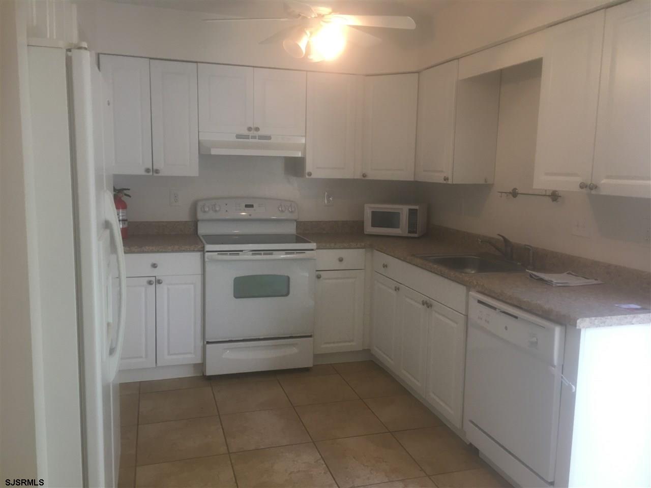 15 Cambridge Condos, Unit 15 Egg Harbor Township, NJ 08234 - Photo 2 of 14