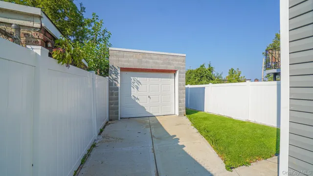 $1,200,000 | 1011 East 221st Street | Williamsbridge