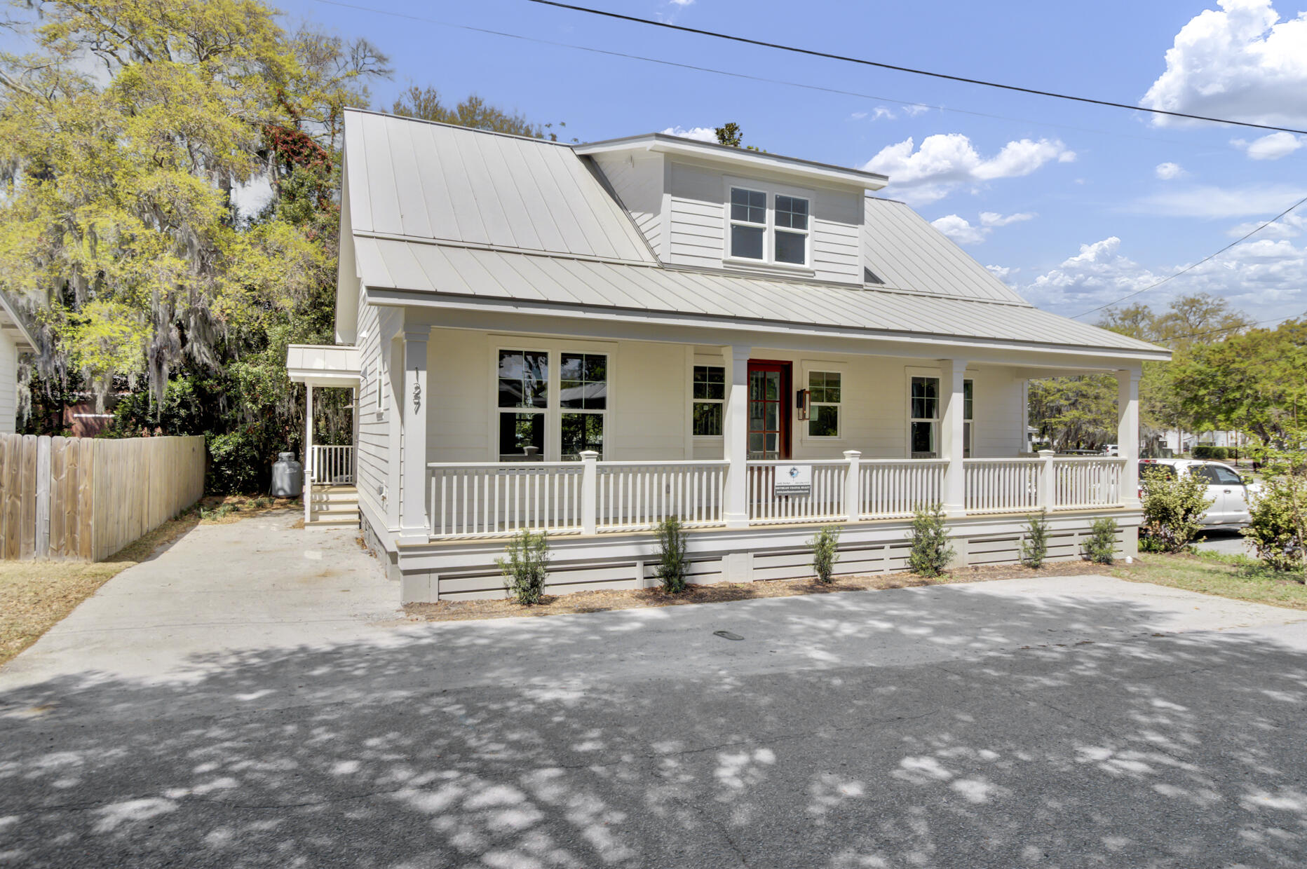 127 Rose Lane Mount Pleasant, SC 29464 - Photo 1 of 21 (5)