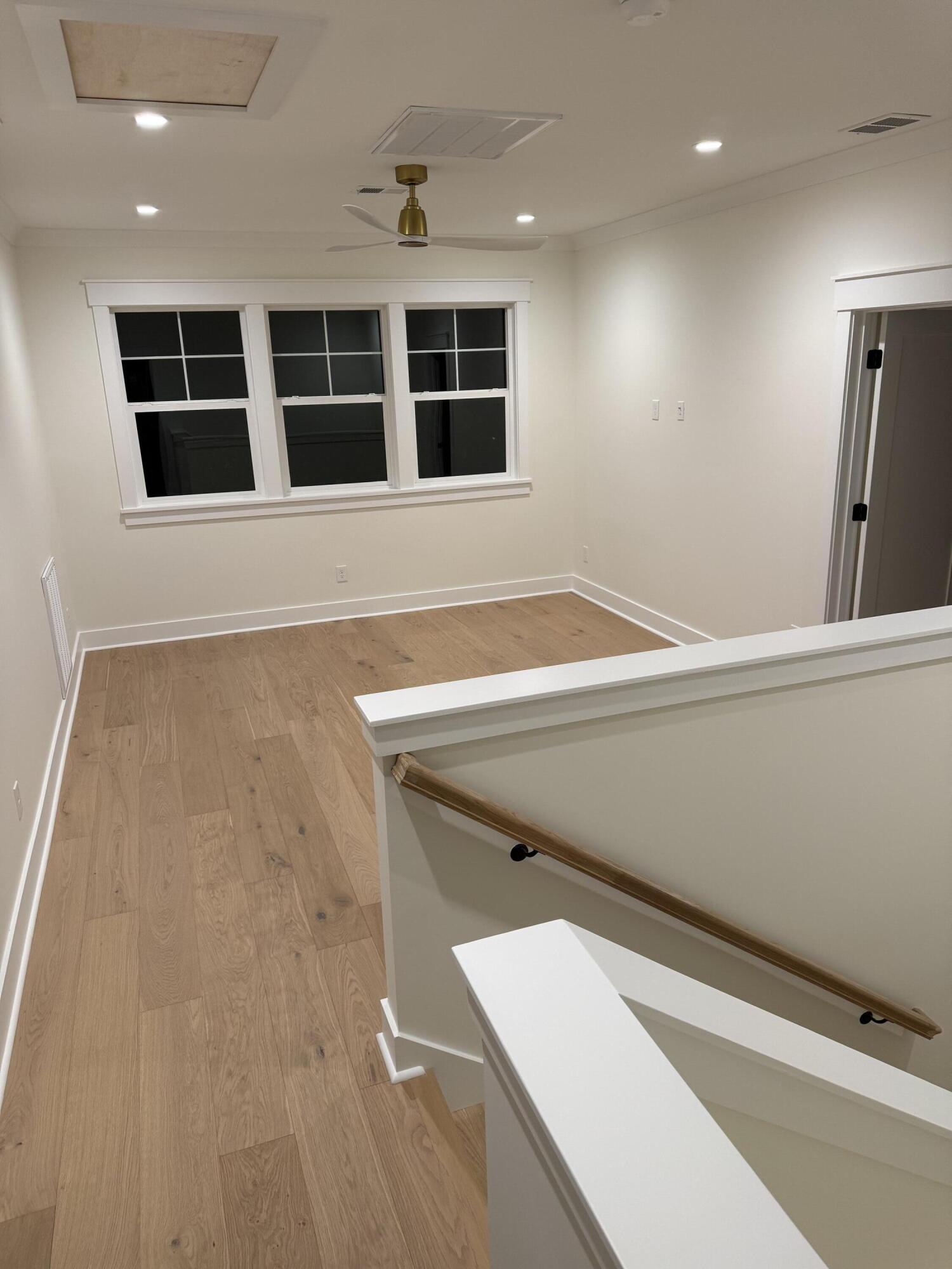 127 Rose Lane Mount Pleasant, SC 29464 - Photo 6 of 7 Loft